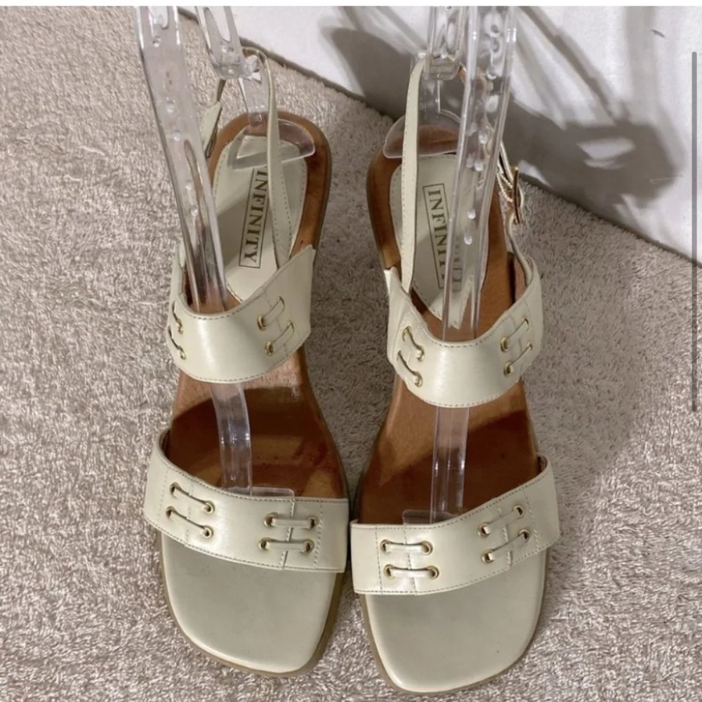 SOLD-Vintage Infinity Ivory Thick Strap Chunky Heel Sandals 8 - Picture 3 of 11
